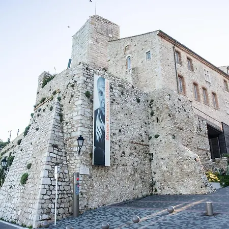 La Maison Du Douanier. Un Balcon Au Soleil Appartement Antibes