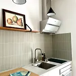 La Maison Du Douanier. Un Balcon Au Soleil Apartment Antibes