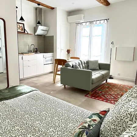 Appartement La Maison Du Douanier. Un Balcon Au Soleil Antibes